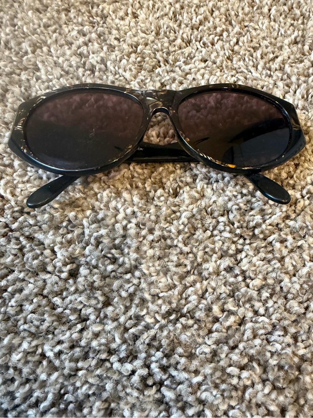 Vintage Da Vinci Women’s Oval Sunglasses Brown thick plastic frame Tinted Lenses